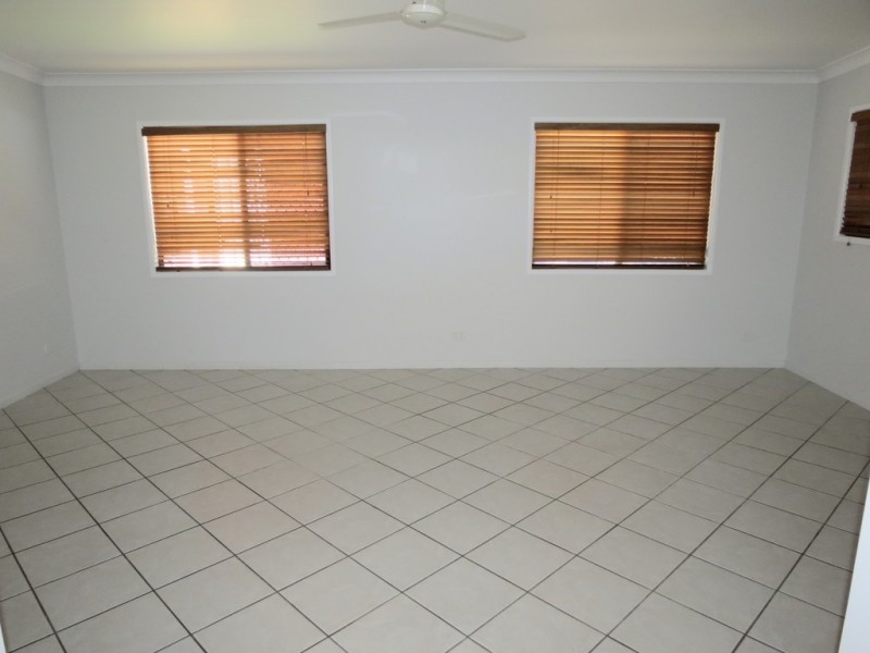 10 Racecourse Road, Emerald QLD 4720