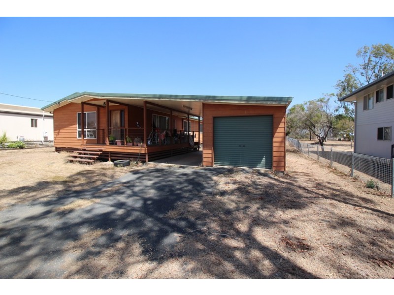 6 Bailey Street, Capella QLD 4723