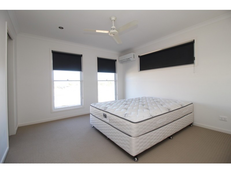 Unit 2/40 Lakeside Drive, Emerald QLD 4720