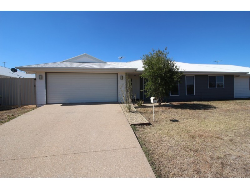 Unit 1/40 Lakeside Drive, Emerald QLD 4720