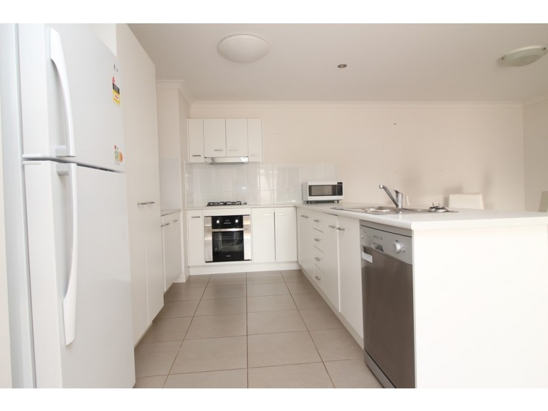 Unit 1/40 Lakeside Drive, Emerald QLD 4720