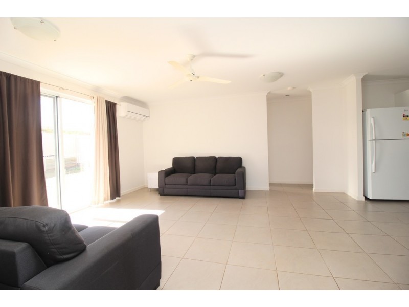 Unit 1/40 Lakeside Drive, Emerald QLD 4720