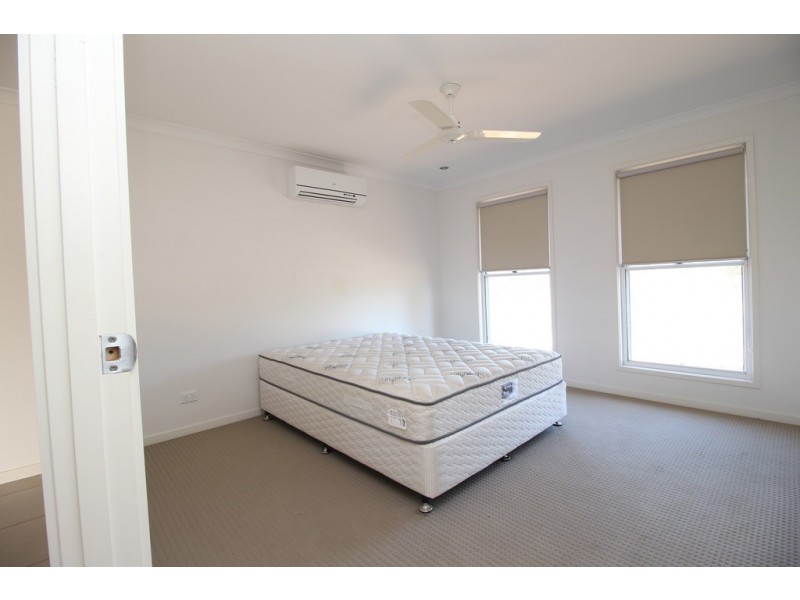 Unit 1/40 Lakeside Drive, Emerald QLD 4720