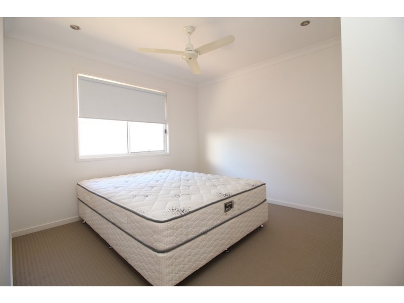 Unit 1/40 Lakeside Drive, Emerald QLD 4720