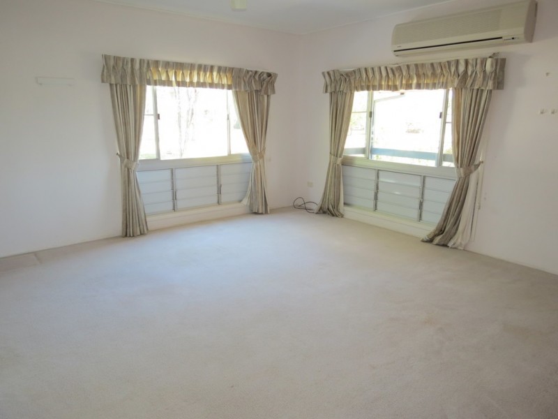 2 Brahman Place, Emerald QLD 4720