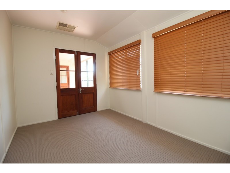 11 Caprice Court, Emerald QLD 4720