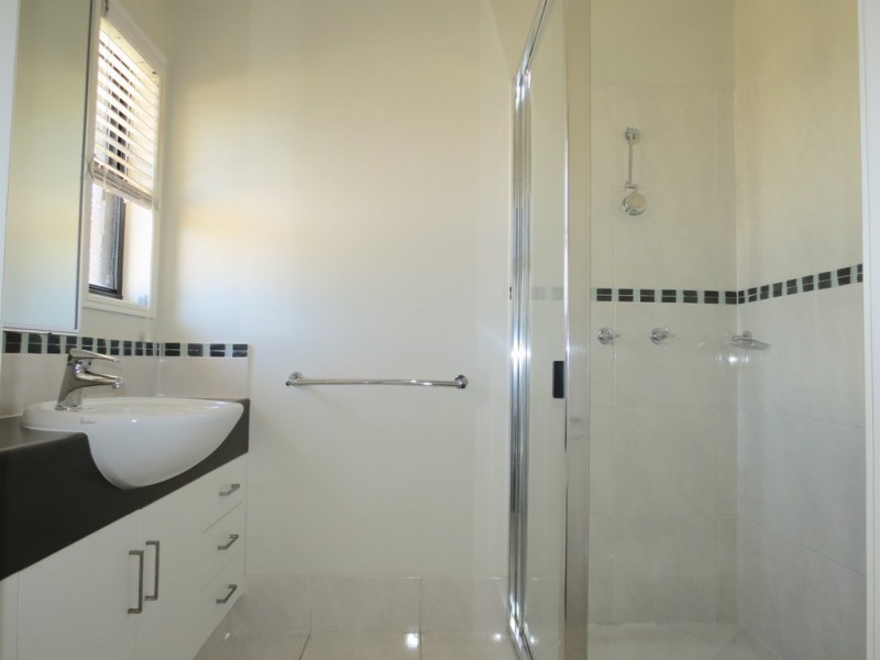 22 Cook Close, Emerald QLD 4720