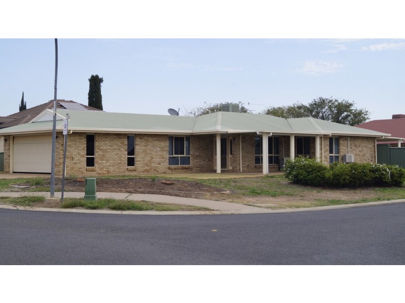 26 Jeppesen Drive, Emerald QLD 4720