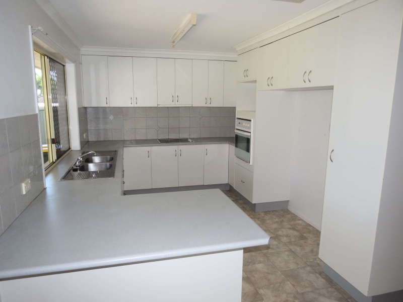 26 Jeppesen Drive, Emerald QLD 4720