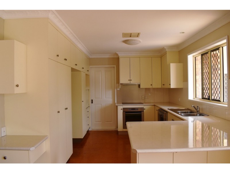 24 Whitchurch Road, Emerald QLD 4720