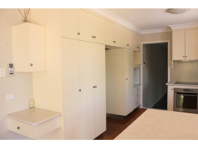 24 Whitchurch Road, Emerald QLD 4720