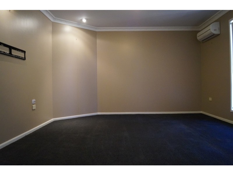 24 Whitchurch Road, Emerald QLD 4720