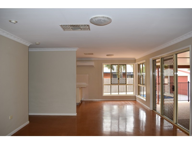 24 Whitchurch Road, Emerald QLD 4720