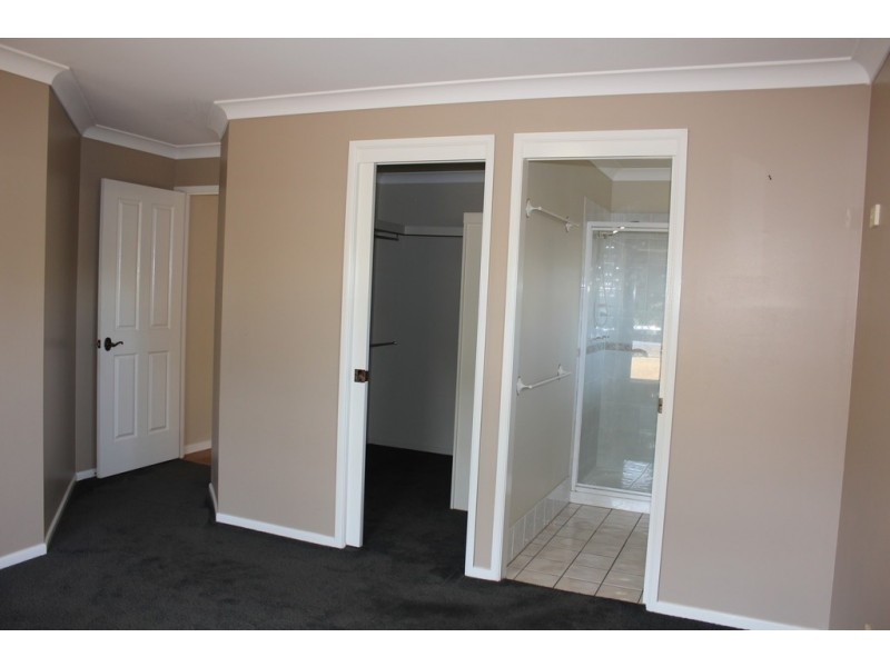 24 Whitchurch Road, Emerald QLD 4720