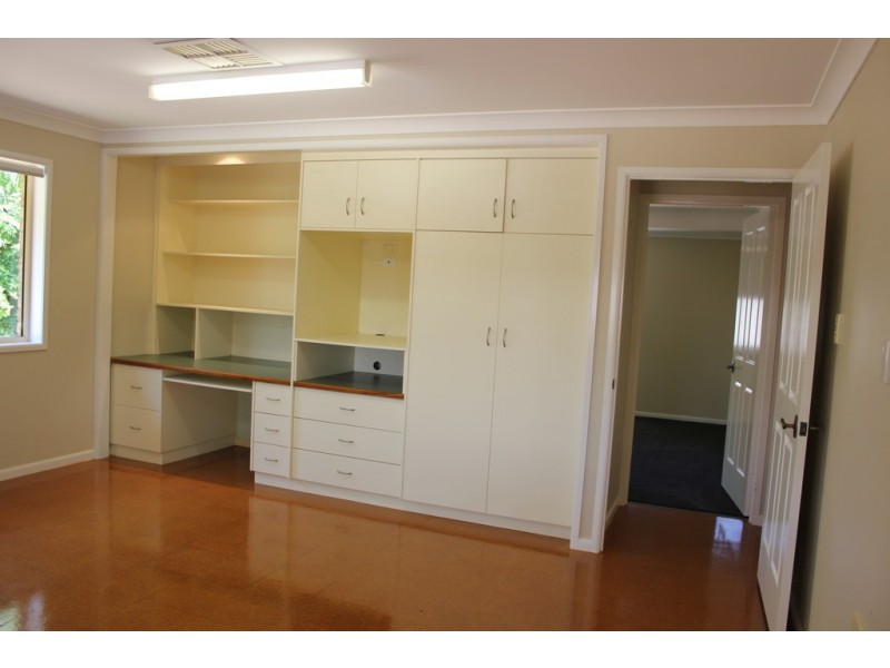 24 Whitchurch Road, Emerald QLD 4720