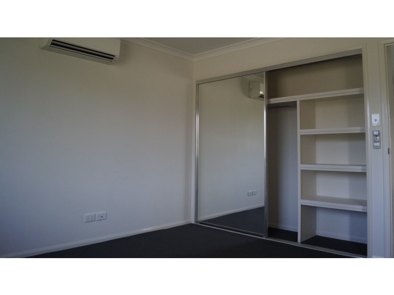 2/11 Rosehill Road, Emerald QLD 4720