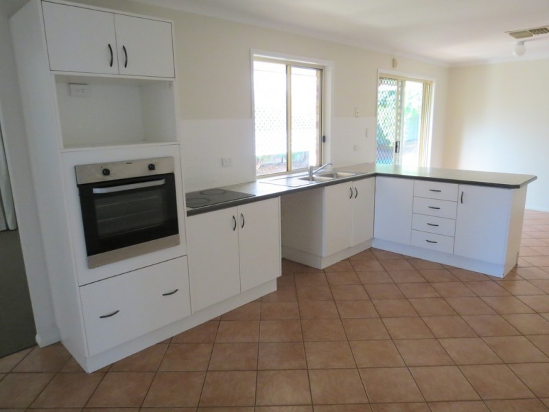 15 Whitchurch Road, Emerald QLD 4720