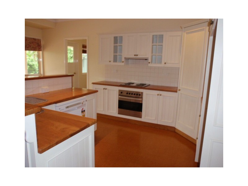 28 Whitchurch Rd, Emerald QLD 4720