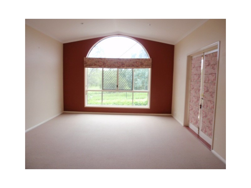 28 Whitchurch Rd, Emerald QLD 4720