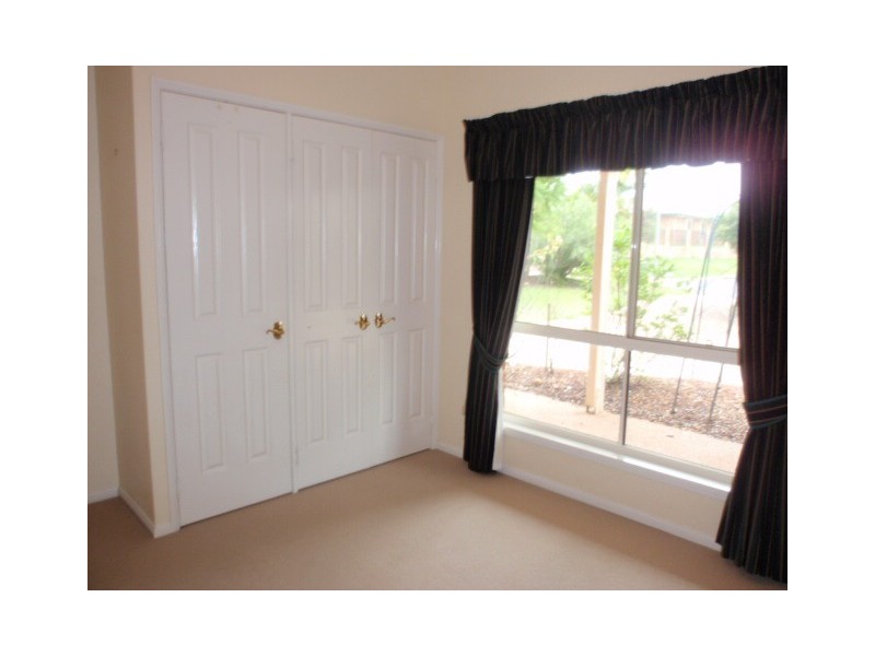 28 Whitchurch Rd, Emerald QLD 4720