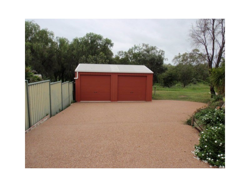 28 Whitchurch Rd, Emerald QLD 4720
