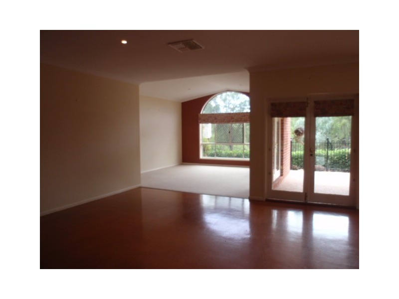 28 Whitchurch Rd, Emerald QLD 4720