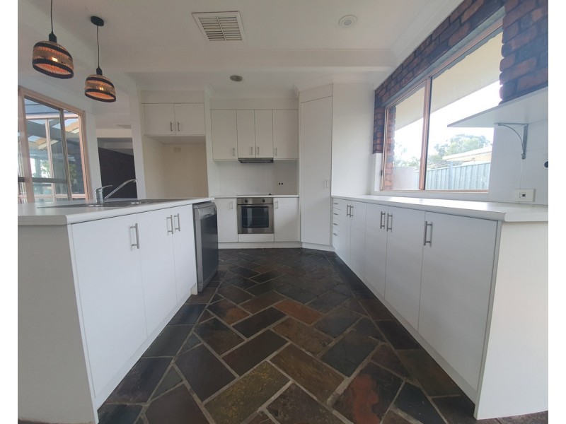 2 Martin Place, Emerald QLD 4720