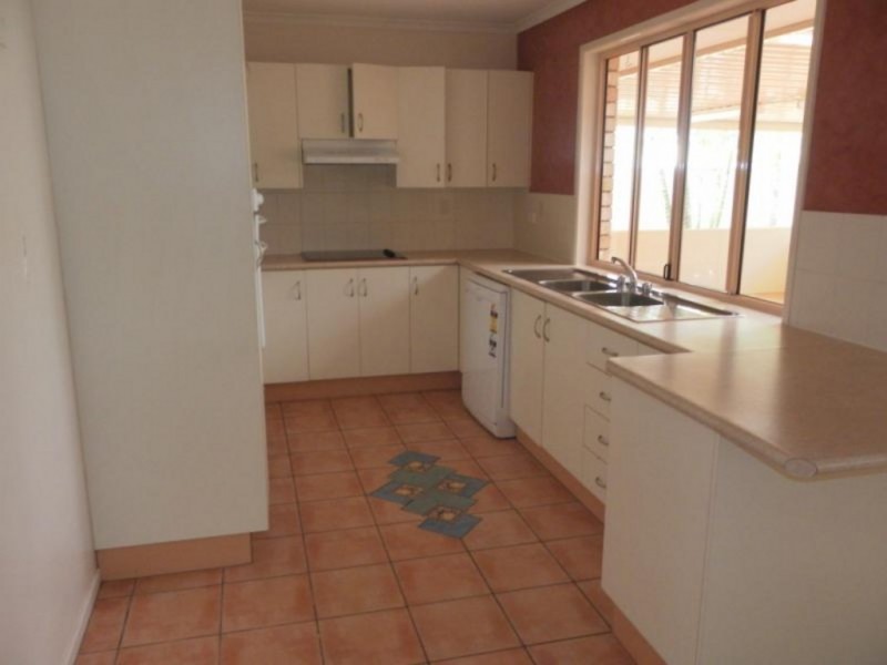 9 Fern Court, Emerald QLD 4720