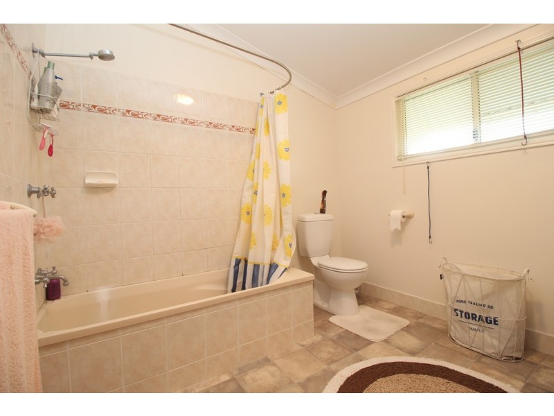 18 Rodeo Court, Emerald QLD 4720