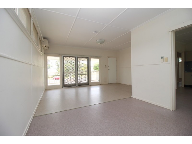 16 Retro Street, Emerald QLD 4720