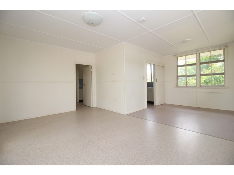 16 Retro Street, Emerald QLD 4720