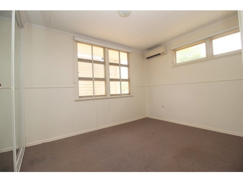 16 Retro Street, Emerald QLD 4720