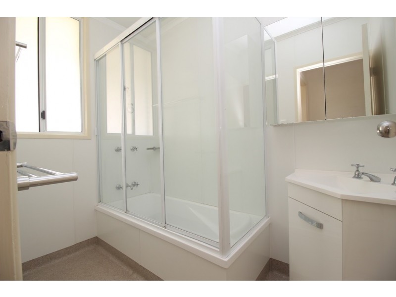 16 Retro Street, Emerald QLD 4720