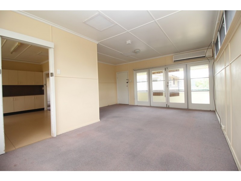 18 Retro Street, Emerald QLD 4720