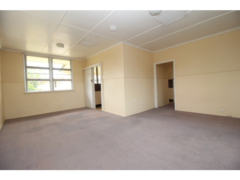 18 Retro Street, Emerald QLD 4720