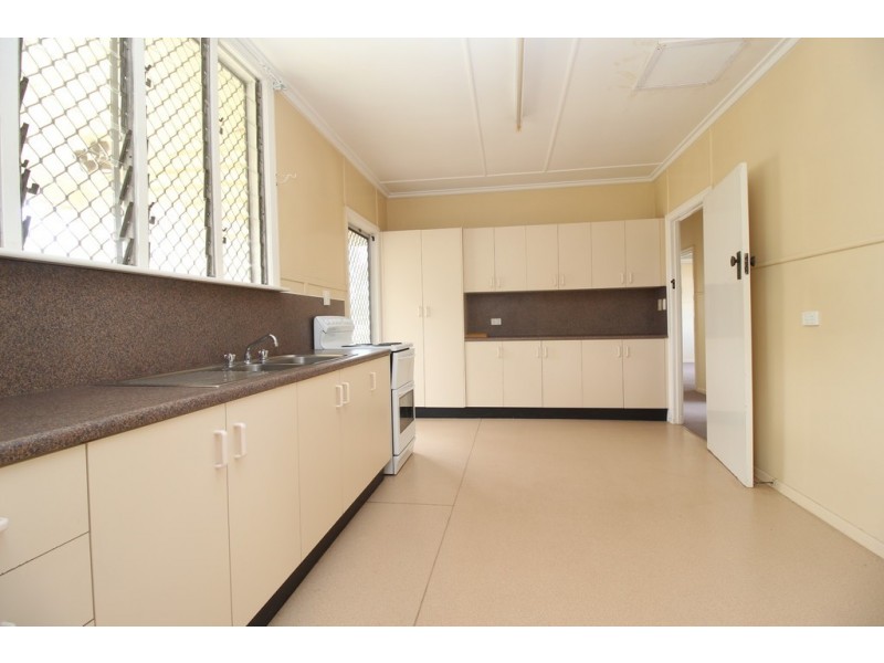 18 Retro Street, Emerald QLD 4720