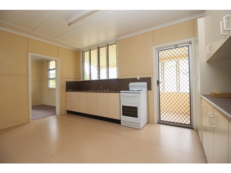 18 Retro Street, Emerald QLD 4720