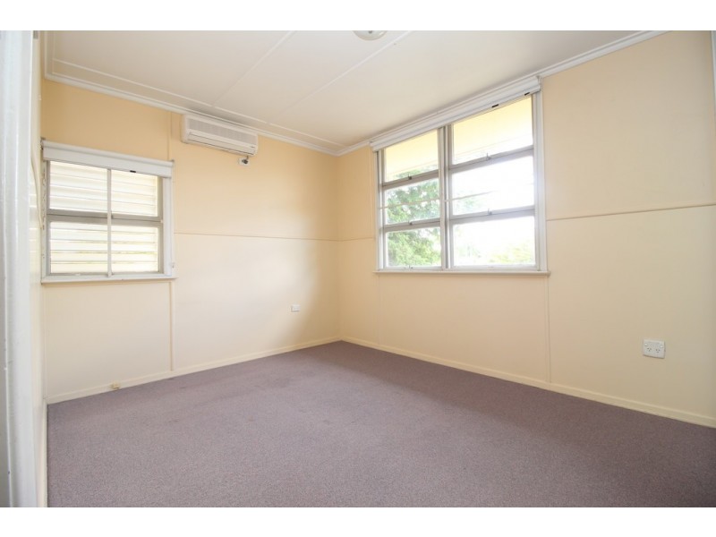 18 Retro Street, Emerald QLD 4720