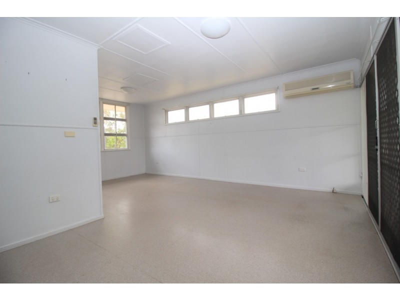 20 Retro Street, Emerald QLD 4720