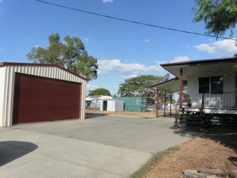 2 Mangrove Street, Blackwater QLD 4717