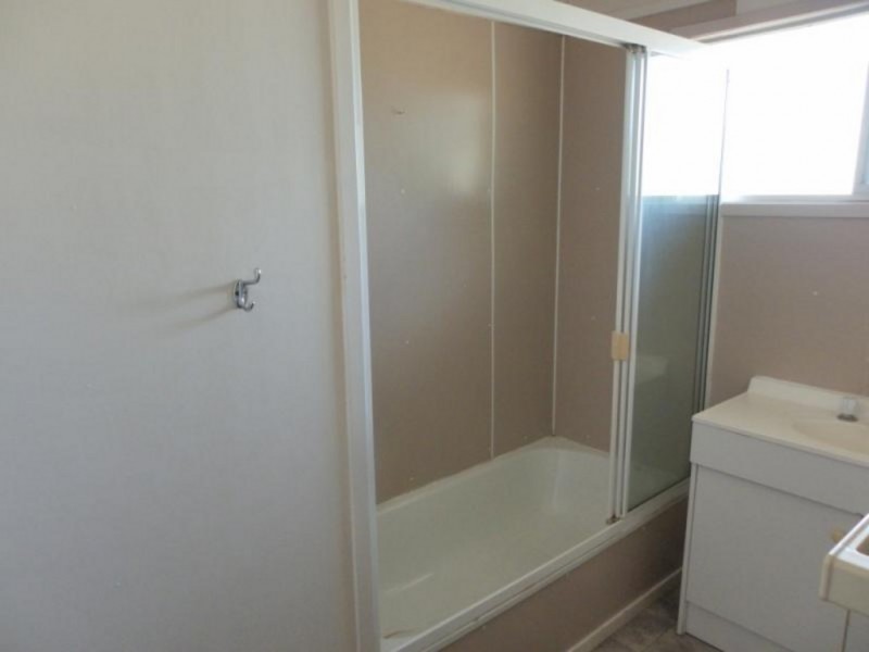 2 Mangrove Street, Blackwater QLD 4717