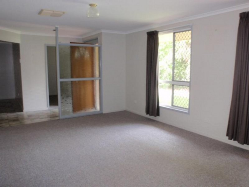 10 Roseanne Road, Emerald QLD 4720
