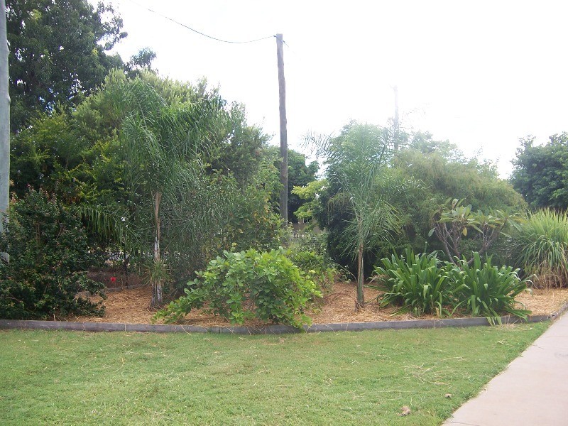 12 Brooks Street, Emerald QLD 4720