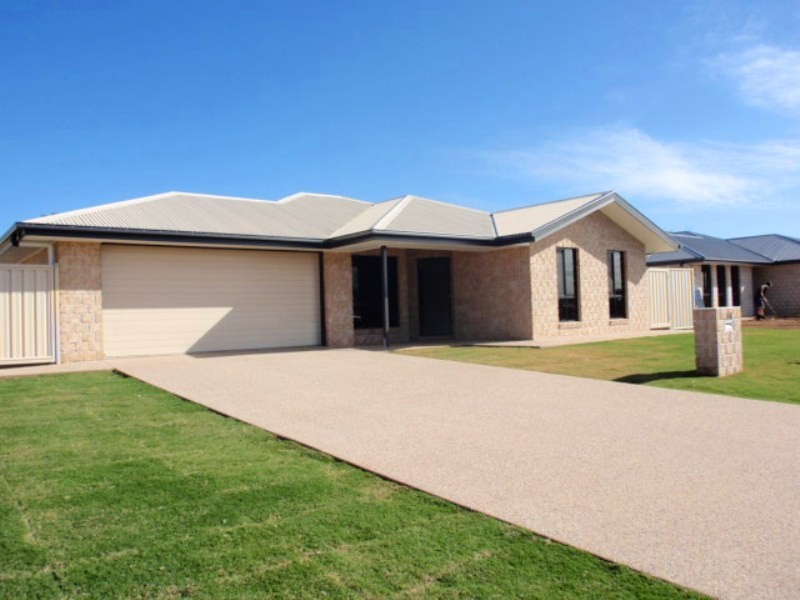 34 Wright Street, Emerald QLD 4720