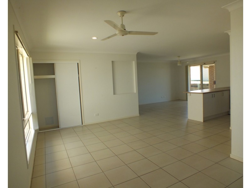 4 Scenic Drive, Emerald QLD 4720