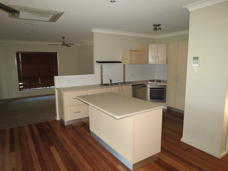 17A Gray Street, Emerald QLD 4720