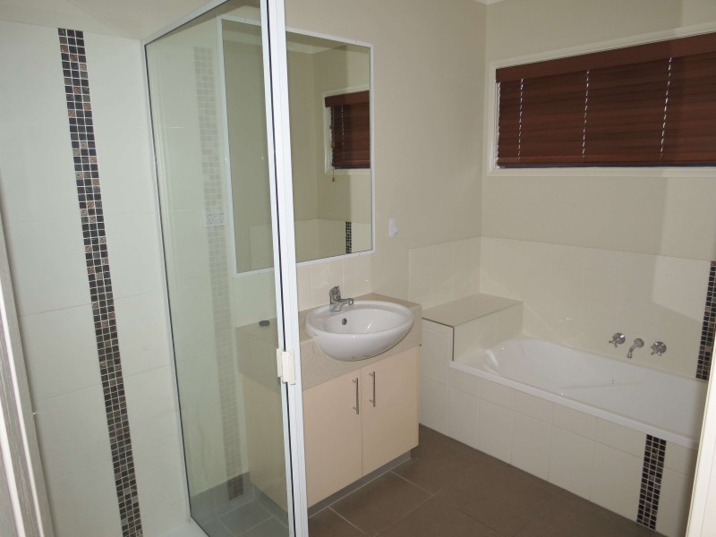 17A Gray Street, Emerald QLD 4720
