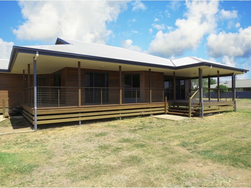 17A Gray Street, Emerald QLD 4720
