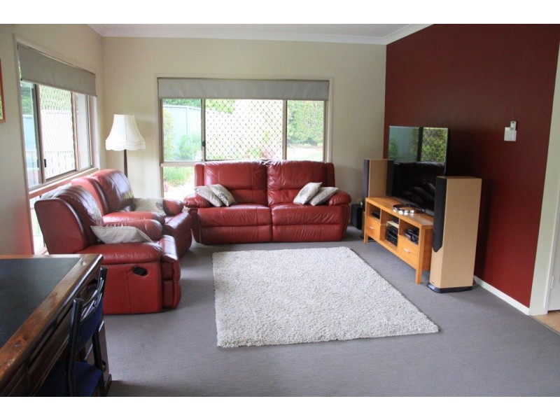 25 Whitchurch Road, Emerald QLD 4720