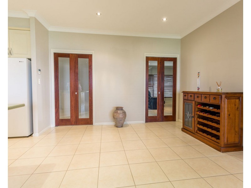 17 Callaghan St, Emerald QLD 4720